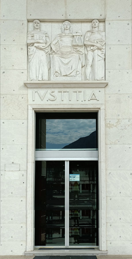 bolzano-iustitia-palazzo-di-giustizia