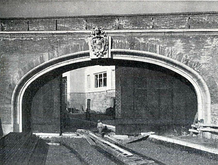 lo-stemma-di-pio-xi-nuova-stazione-ferroviaria-del-vaticano