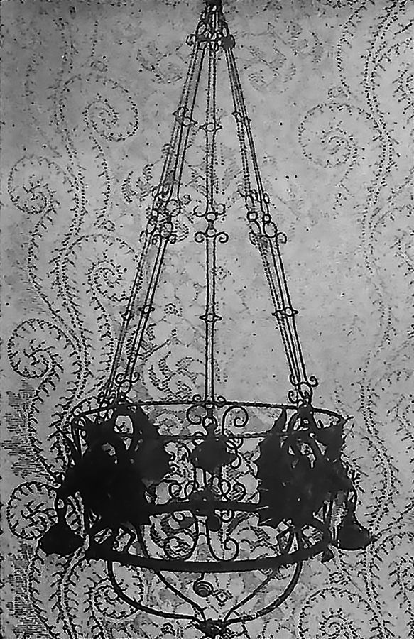 lampadario-in-ferro-battuto-e-attorciliato
