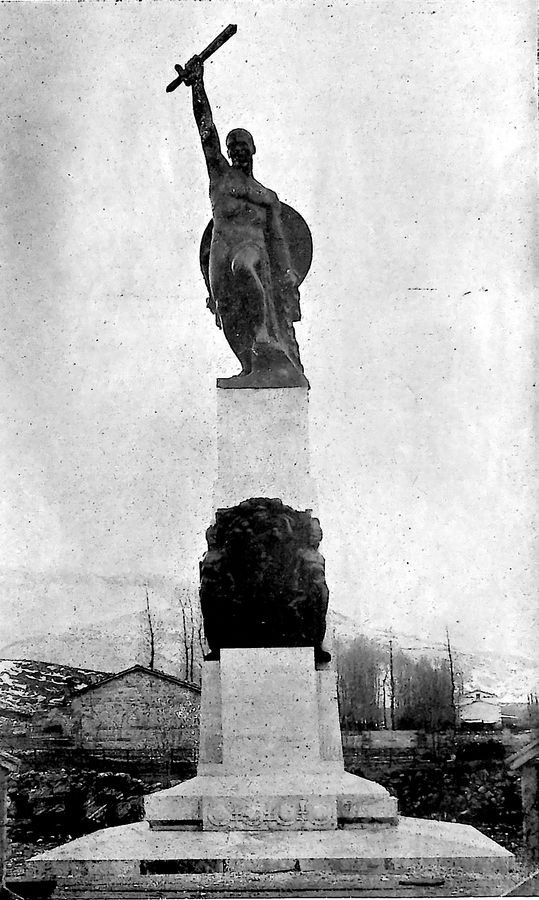rocca-di-mezzo-laquila-monumento-ai-caduti