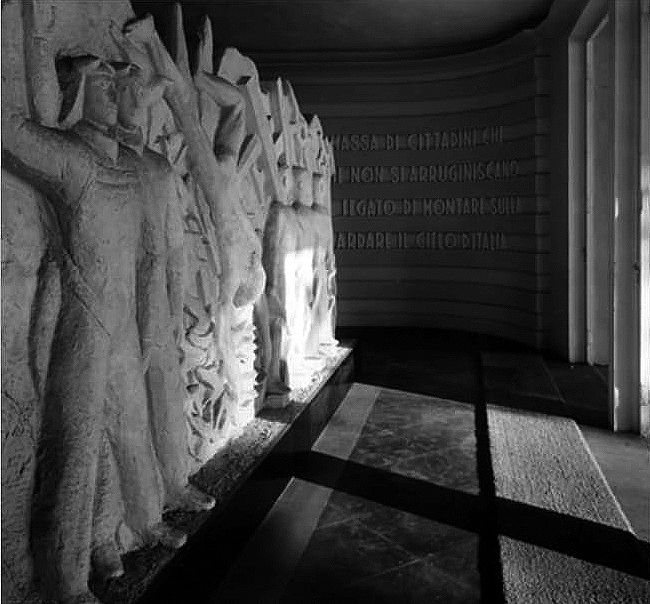 milano-salone-internazionale-aeronautico-monumento-scultoreo-in-altorilevo
