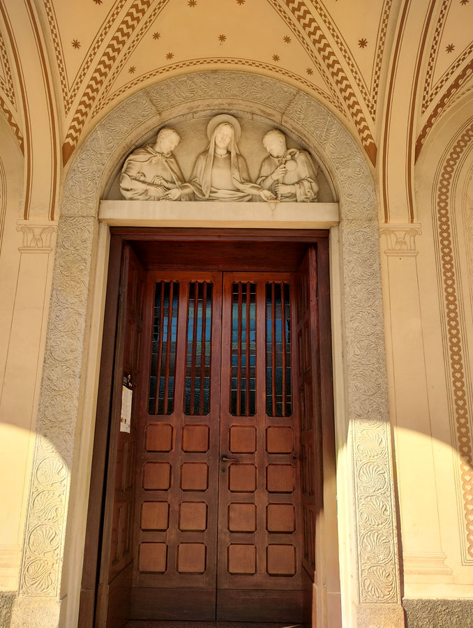 madonna-fra-i-santi-giorgio-e-rocco-chiesa-san-giorgio-bodio-lomnago-varese