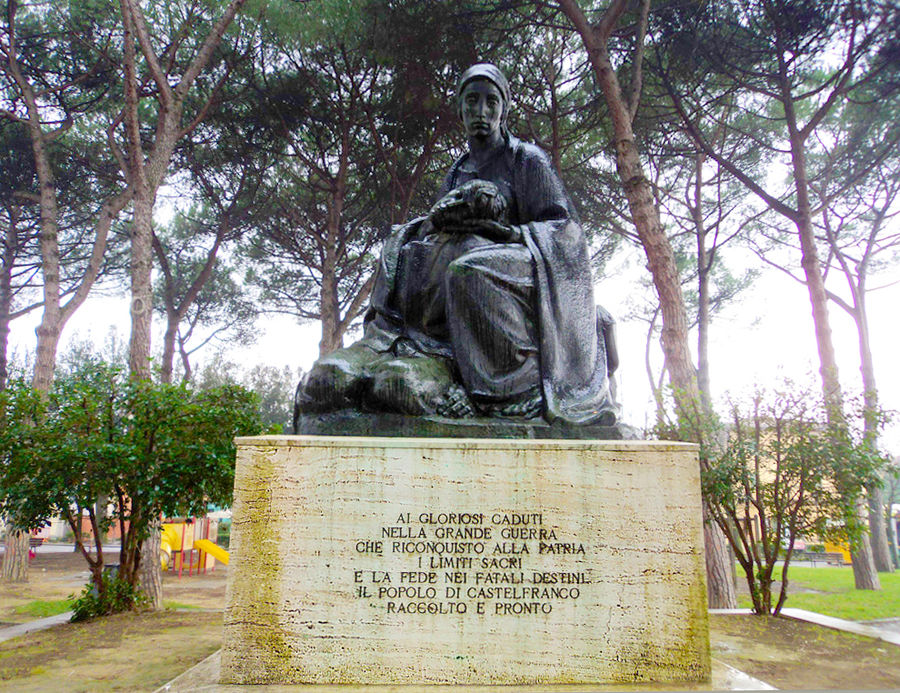 castelfranco-di-sotto-pisa-monumento-ai-caduti