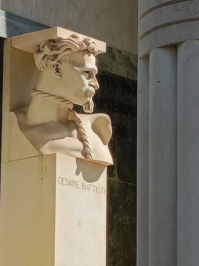 bolzano-cesare-battisti-monumento-alla-vittoria