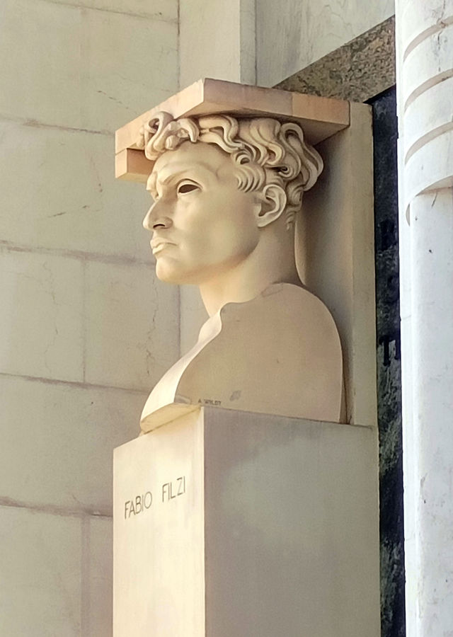 bolzano-fabio-filzi-monumento-alla-vittoria