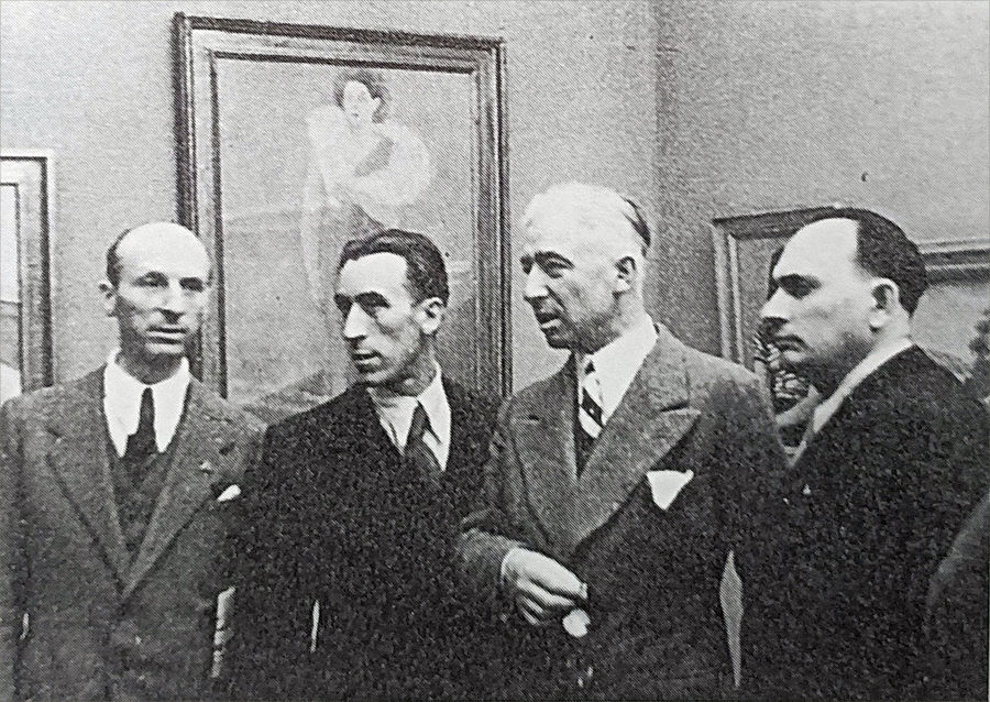 Umberto Zerbinati, Carlo Zanfrognini, Giuseppe Guindani, Francesco Vaini (2004 - Adalberto Sartori - Arianna Sartori, Artisti a Mantova nei secoli XIX e XX. Dizionario biografico, volume VI, Sa - Zir, Mantova, Archivio Sartori Editore, p. 3153).