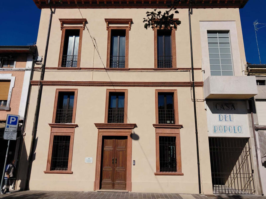 quistello-mantova-casa-del-fascio-poi-casa-del-popolo