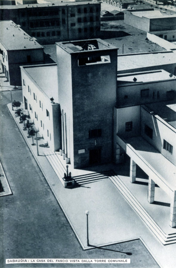 sabaudia-la-casa-del-fascio-vista-dallo-torre-comunale